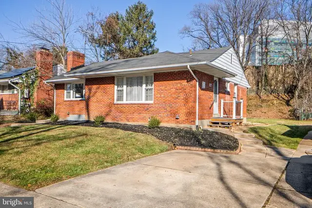 1513 Flora Ln, Silver Spring