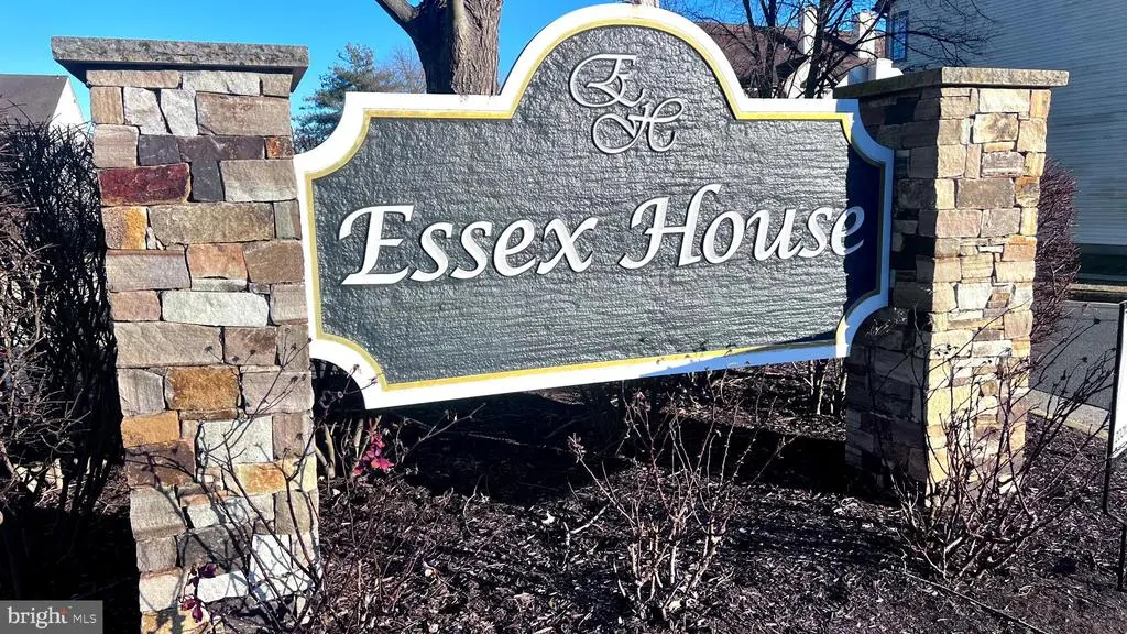 6086-b Essex House Sq, ALEXANDRIA