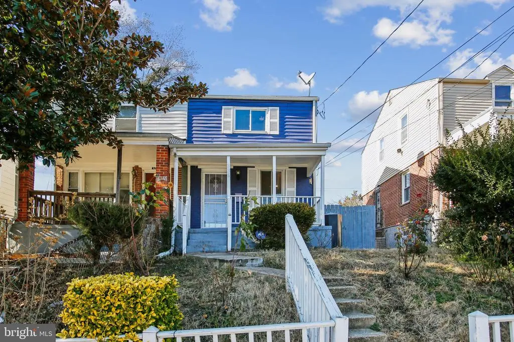 836 Division Ave Ne, WASHINGTON