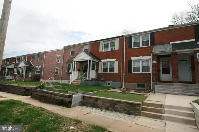 916 Dover Ave, Elsmere