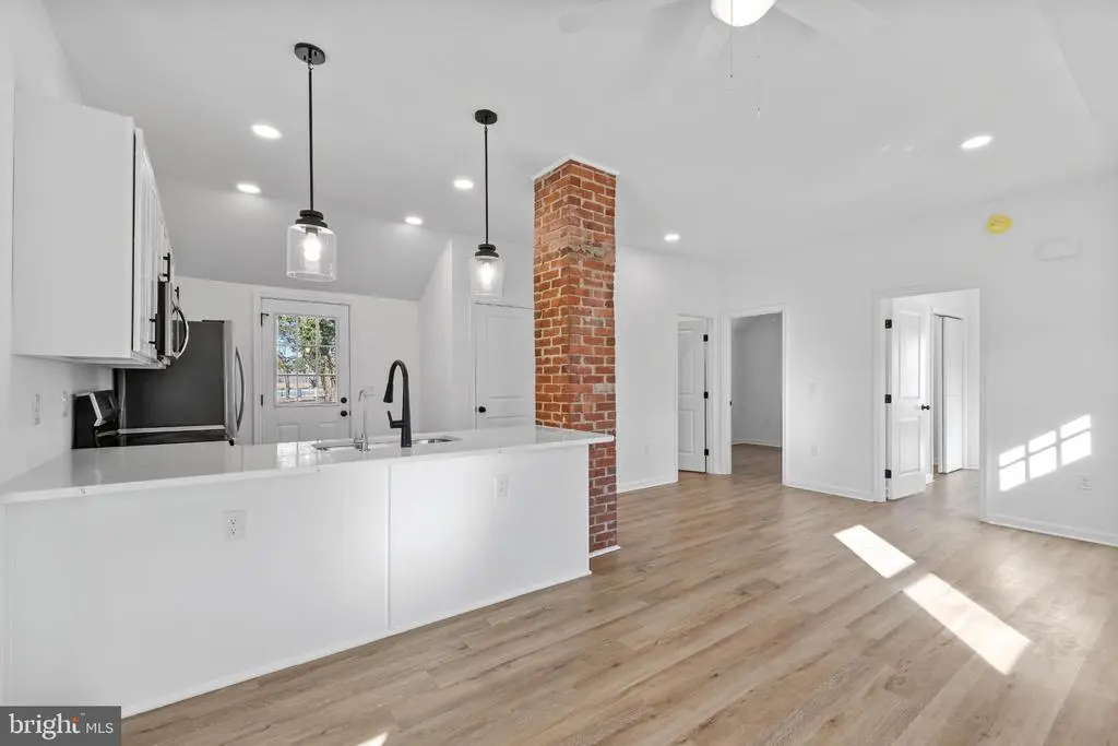 28272 Riverside Dr, Salisbury