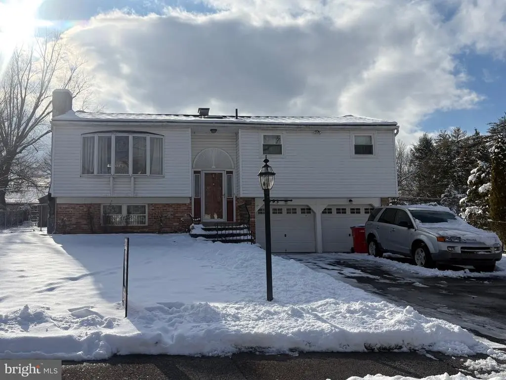 1493 Maguire Ln, WARMINSTER