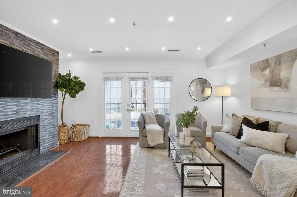 3805 Porter St Nw #201, WASHINGTON