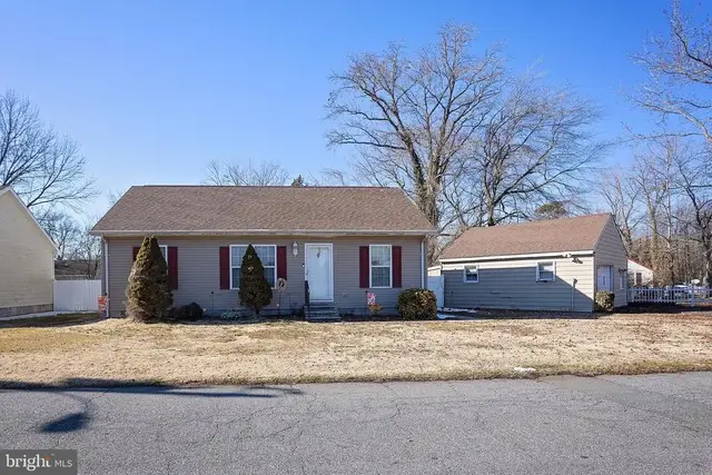 1303 Colonial Ave, Cambridge