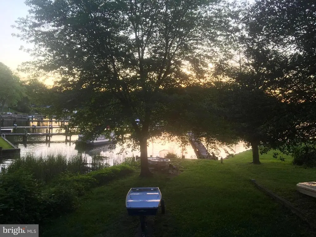 2200 Poplar Rd, Essex