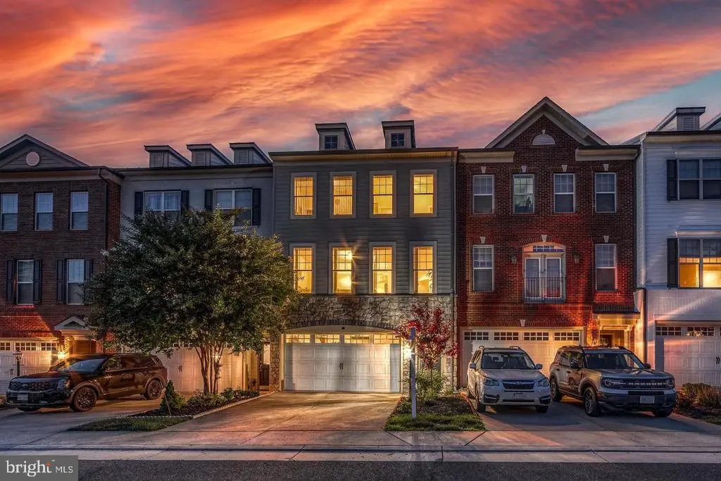 22201 Falling Ter, ASHBURN