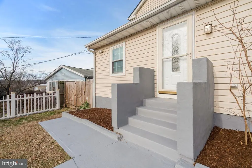 104 Ridge Ave, Baltimore