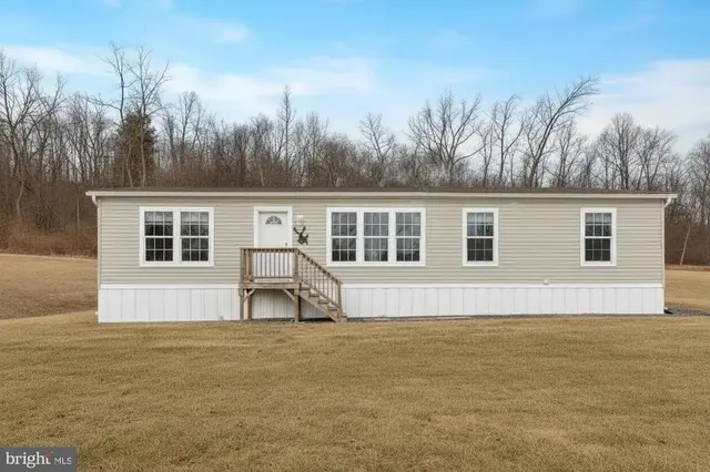 232 Hilltop Rd, Gardners