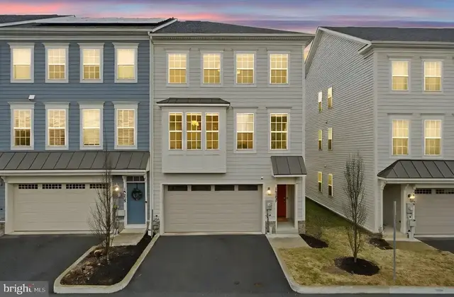 10237 Travilah Grove Cir, Rockville