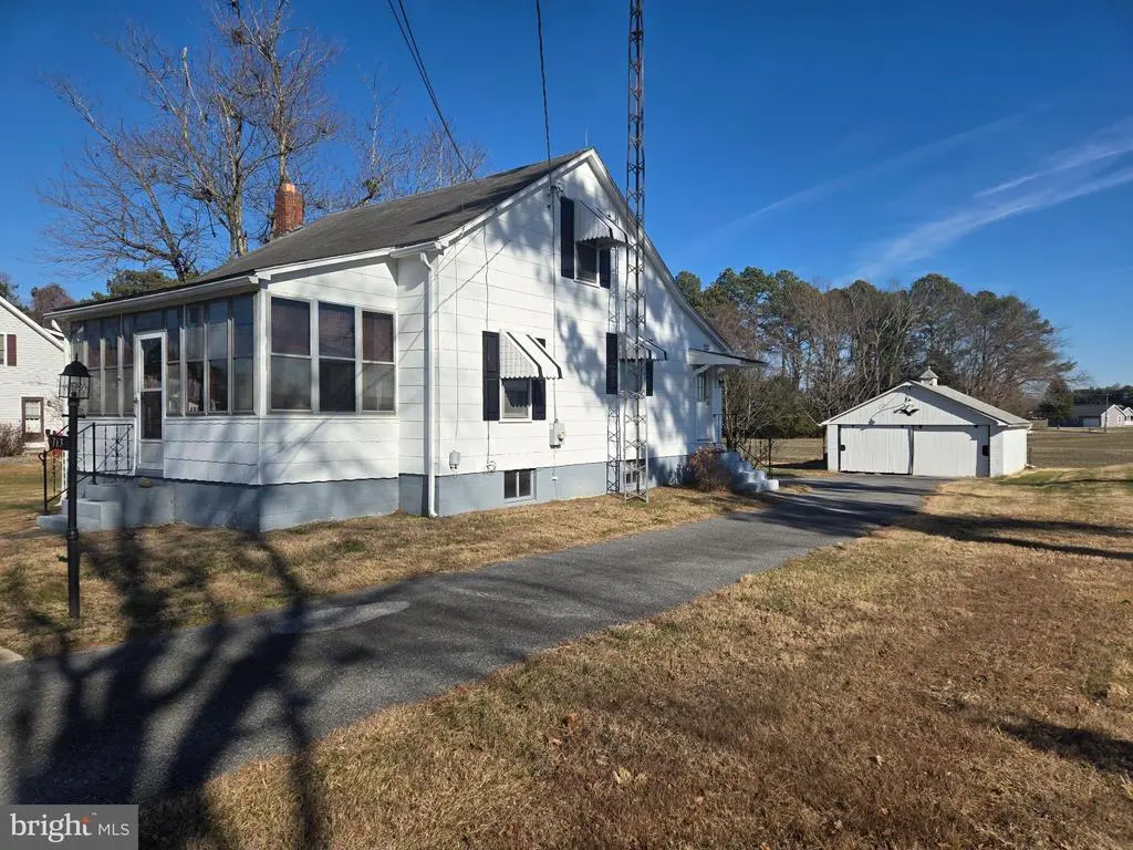 6743 Marshall St, Milford