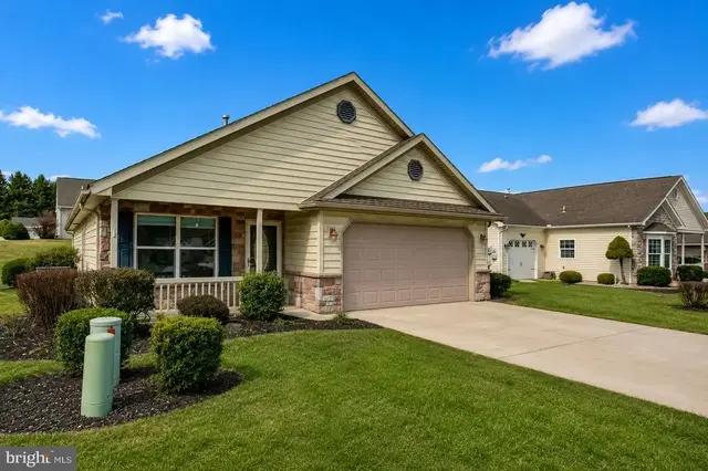 95 Lantern Ln, Shippensburg