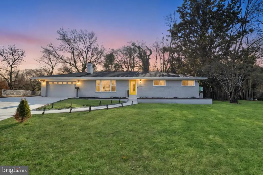 1001 Woods Pl, ALEXANDRIA