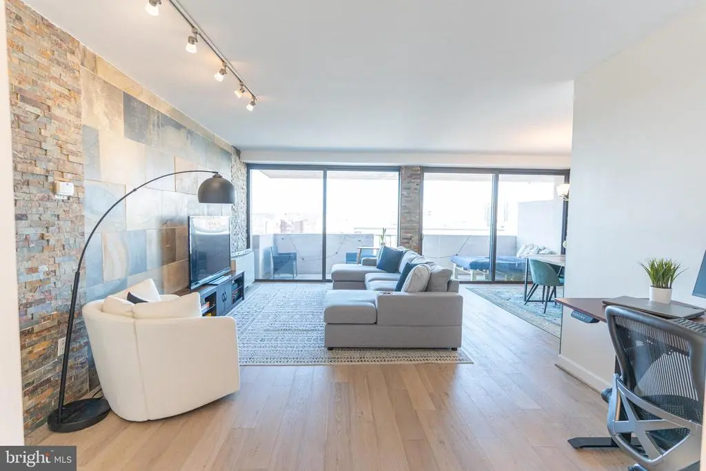 4141 N Henderson Rd #1116, ARLINGTON