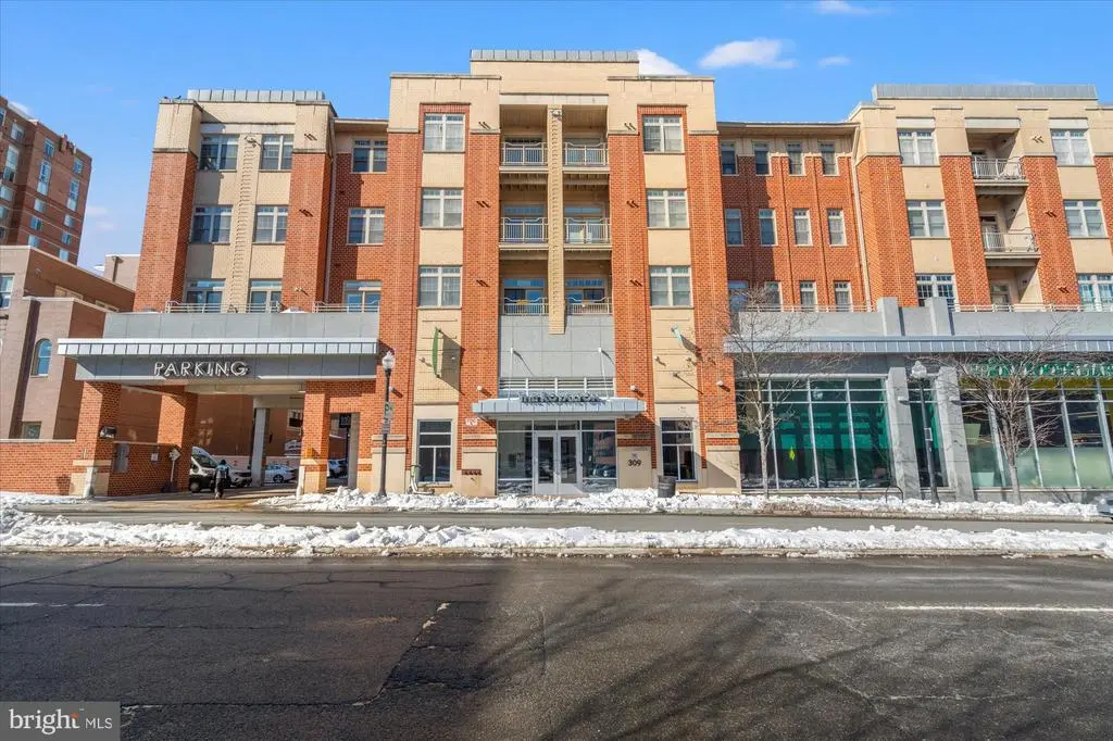 309 Holland Ln #311, ALEXANDRIA