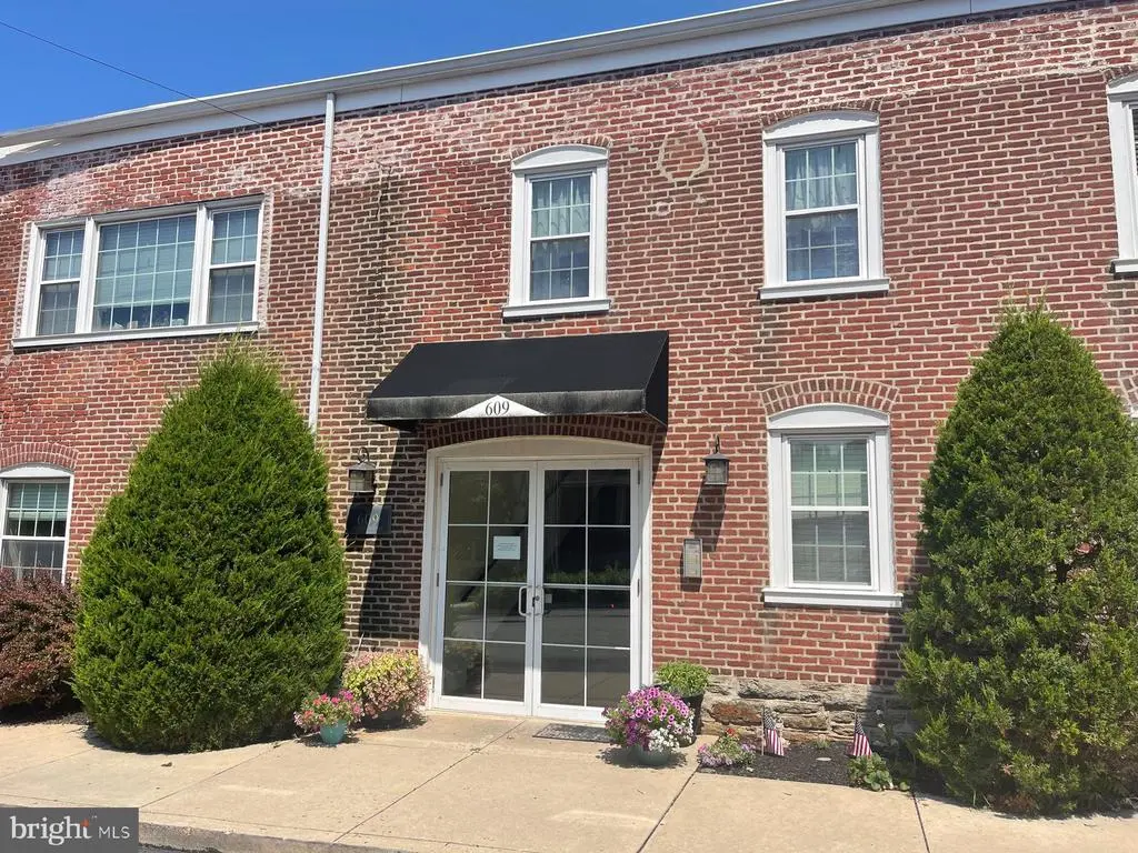 609 Summit Ave #3, JENKINTOWN