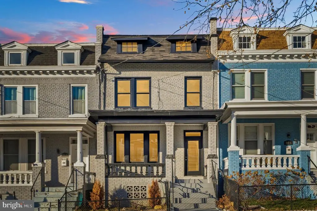 917 Emerson St Nw, WASHINGTON