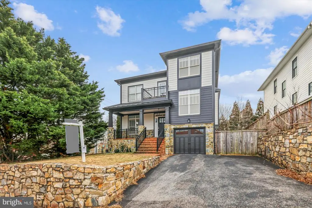 2500 12th St N, ARLINGTON