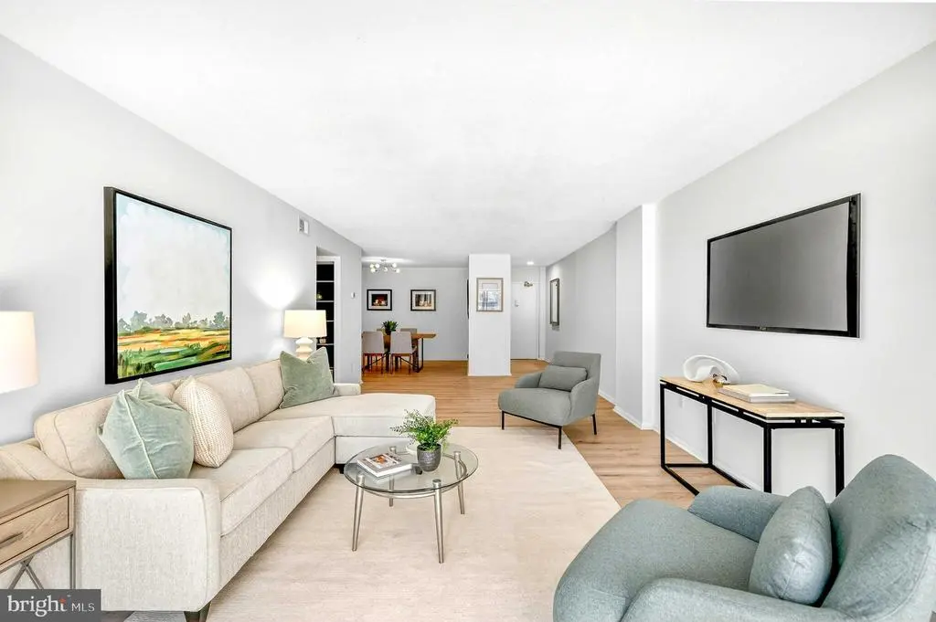 1300 Army Navy Dr #117, ARLINGTON