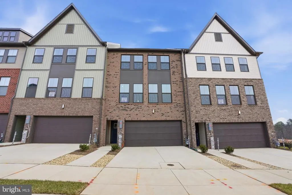 1352 Crested Wood Dr, Laurel