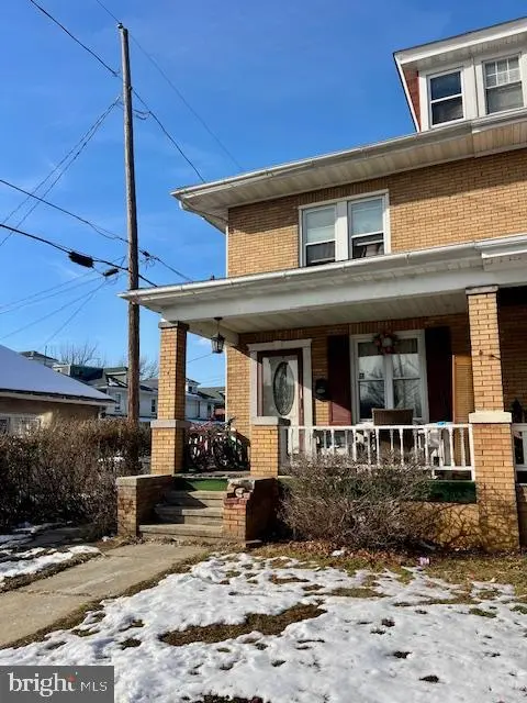 131 E Elm St, READING