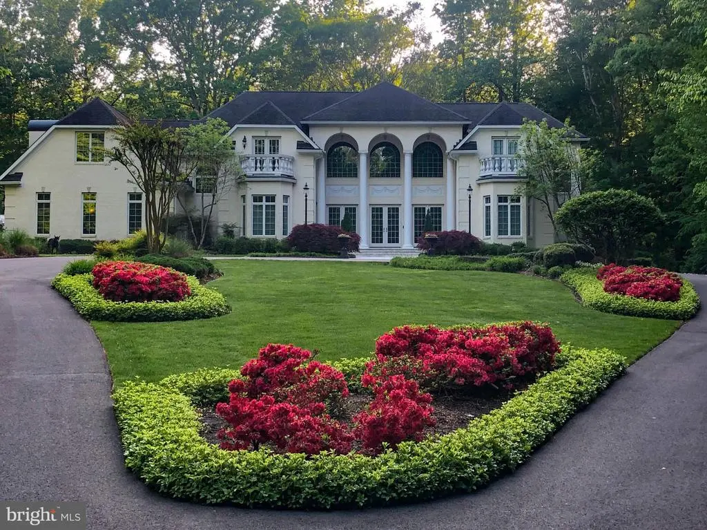 25 Gassaway Ln, Edgewater