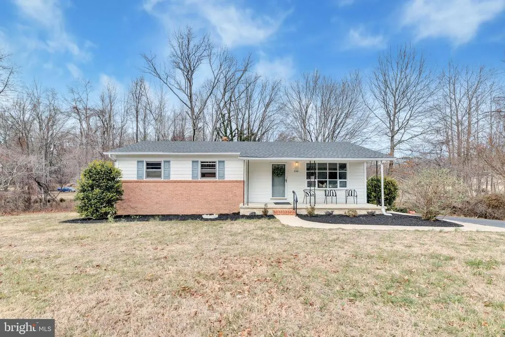 536 Mayo Rd, Edgewater