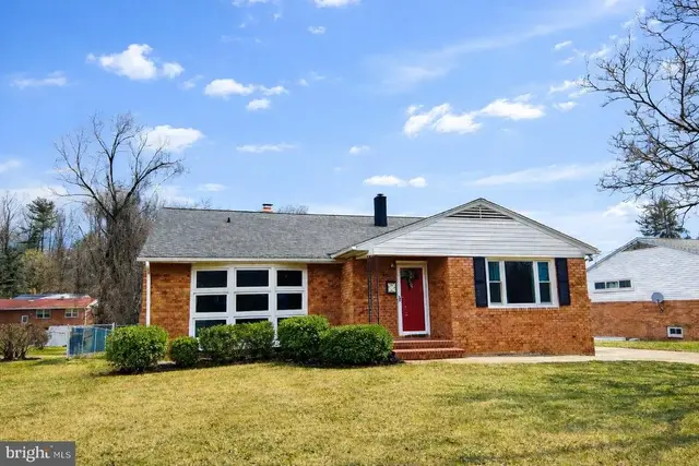 4522 Tapscott Rd, Pikesville