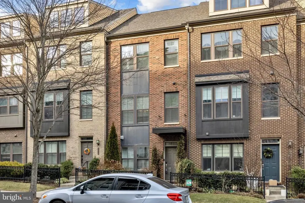 4638 Woodberry St, Riverdale