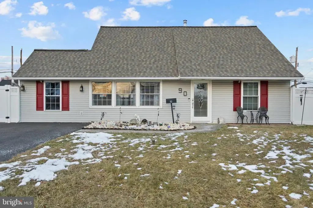 90 Cobalt Ridge Dr E #e, LEVITTOWN
