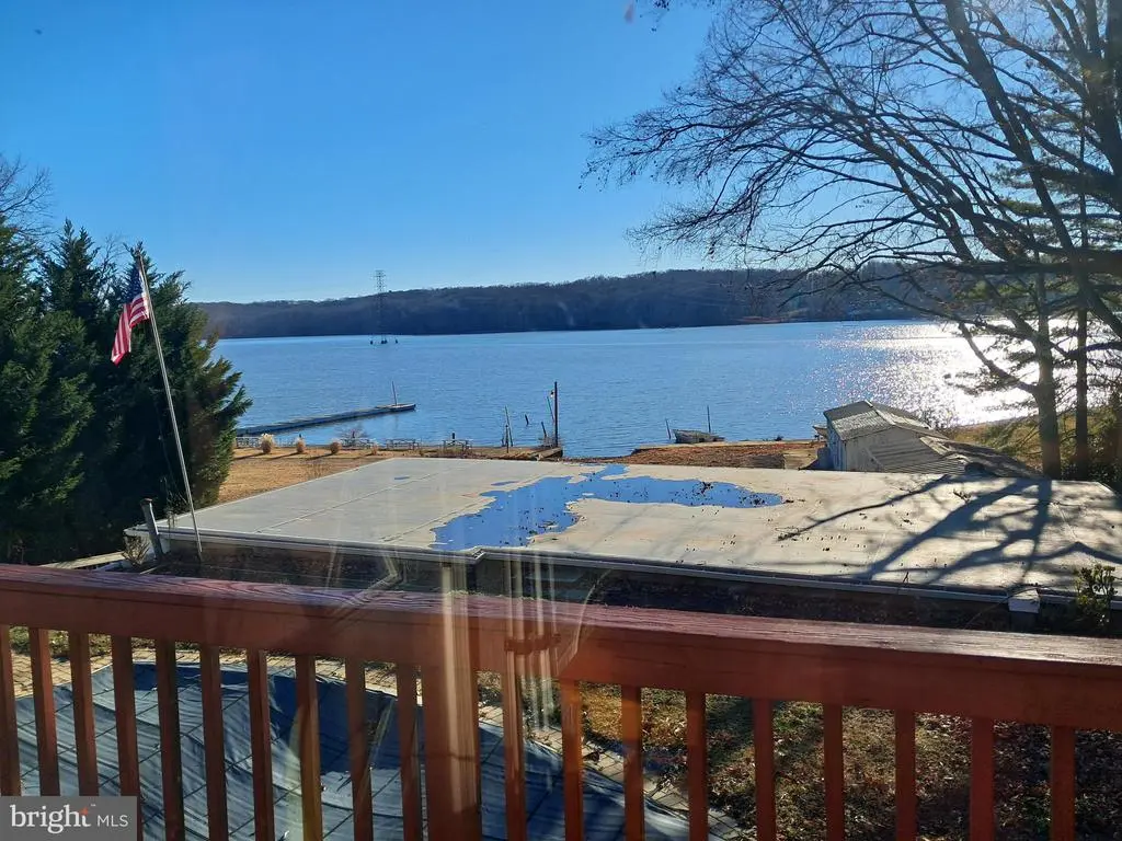 18306 Possum Point Rd, DUMFRIES