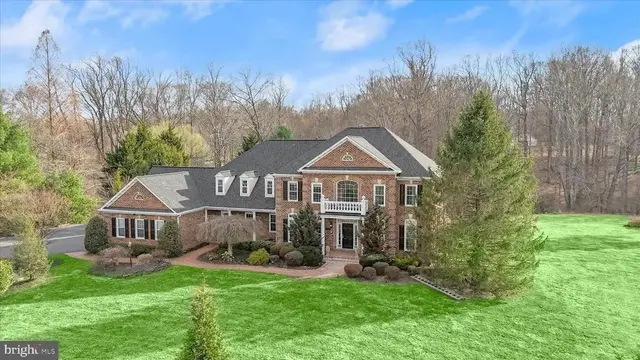 13215 Twin Lakes Dr, Clifton