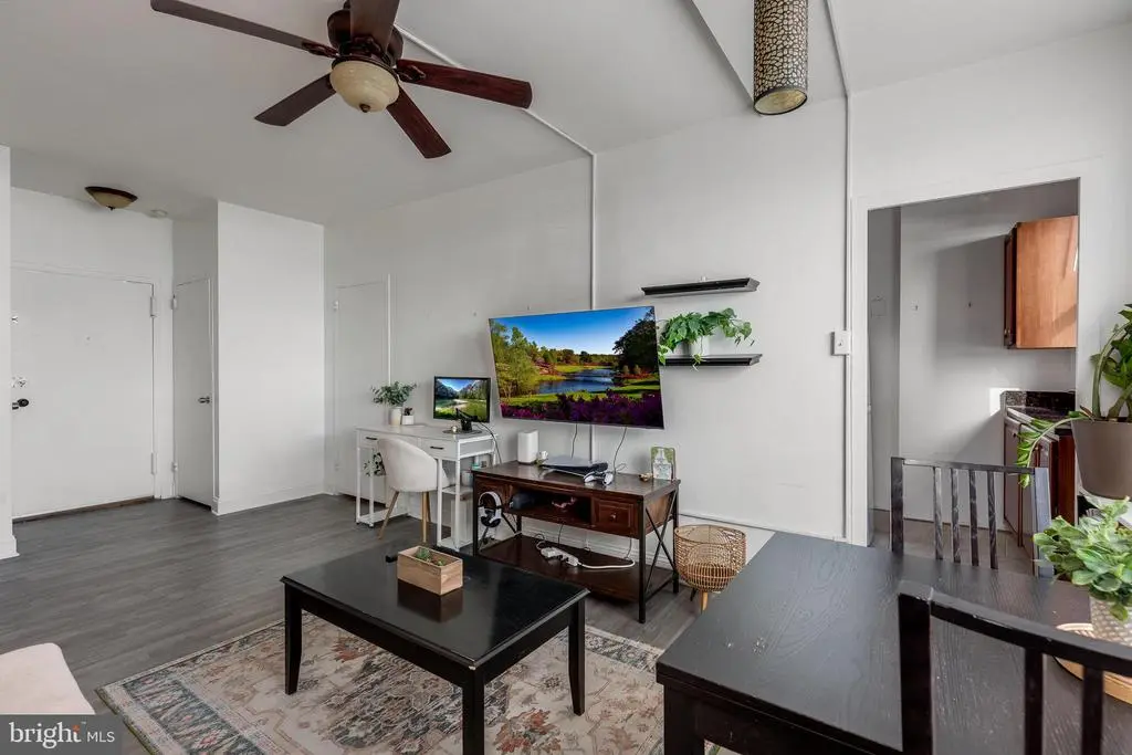 1121 Arlington Blvd #110, ARLINGTON