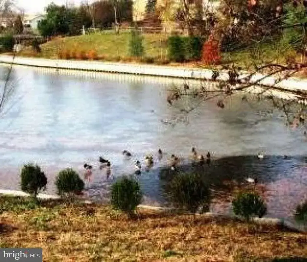 960 Jamestown Rd, HIGHTSTOWN