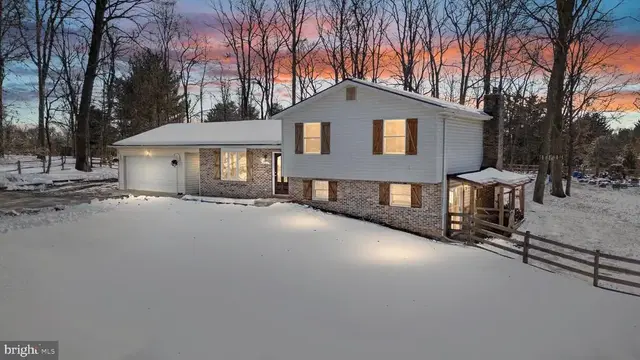 5358 Saber Dr, Mount Airy