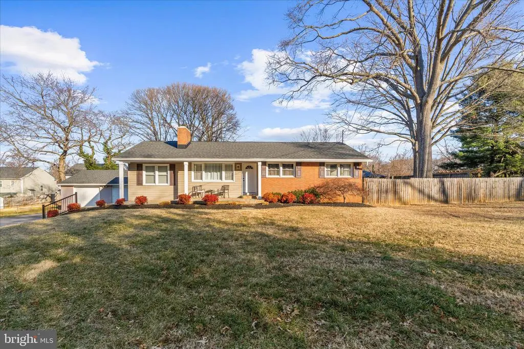 706 Fairway Dr, Annapolis