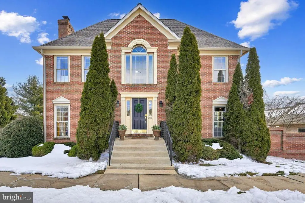 2539 Waterside Dr, Frederick