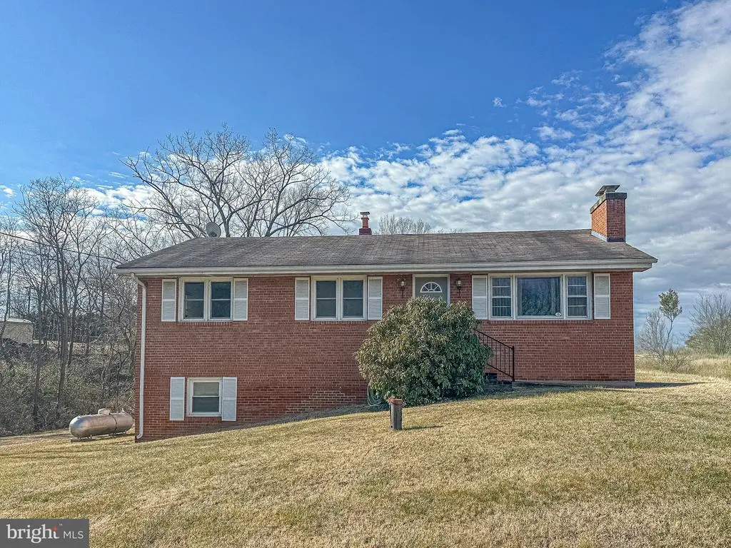 202 Poe Dr, FRONT ROYAL