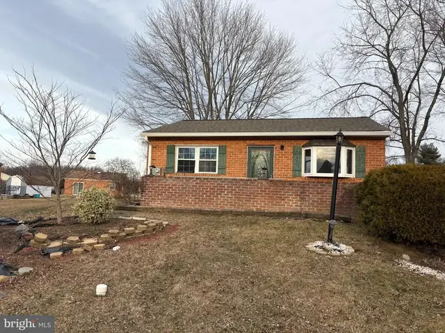 7 Poe Way, Newark