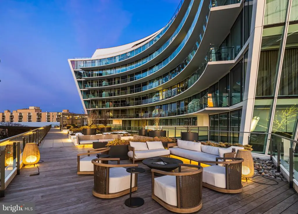 601 Wharf St Sw #411, WASHINGTON