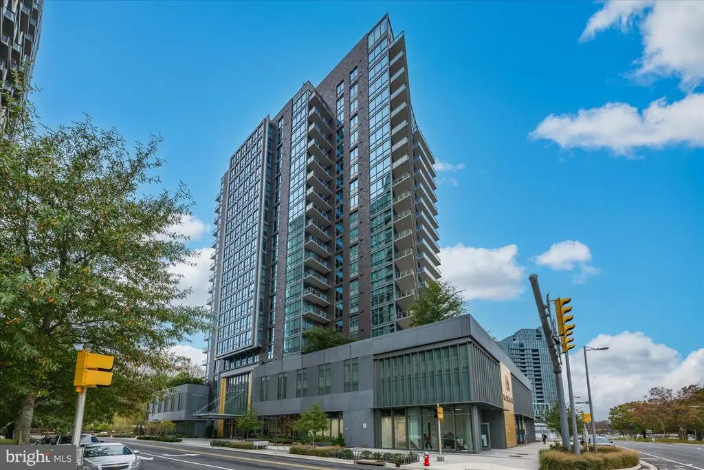 7887 Jones Branch Dr #1002, MCLEAN