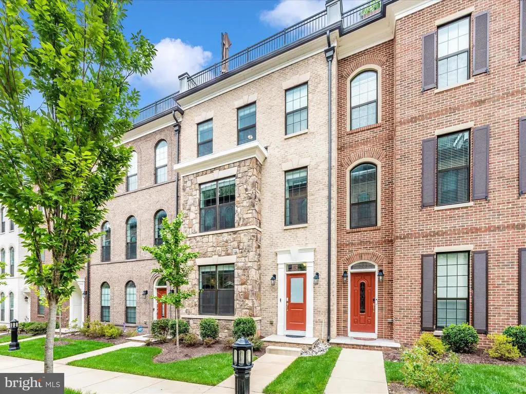 521 Triggerfish Dr, Oxon Hill