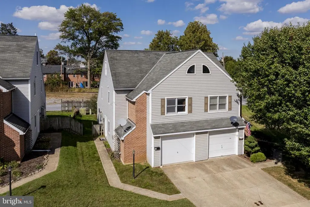 391 E Jackson St, NEW HOLLAND