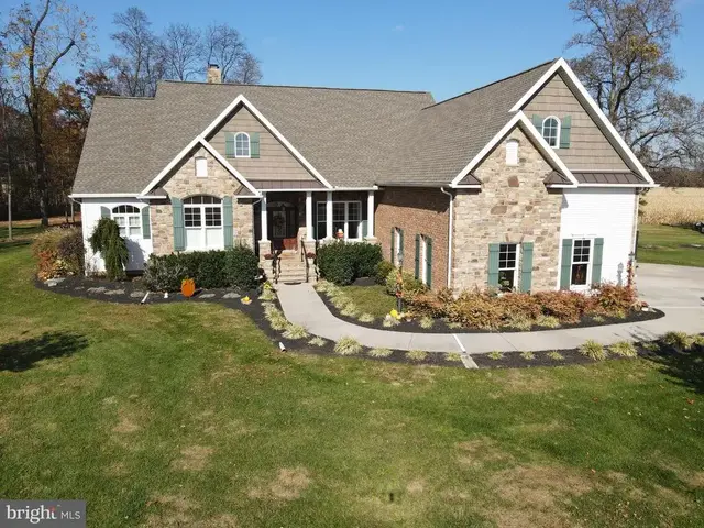 140 W Reynolds Rd, New Oxford