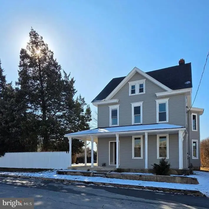 325 N College St, PALMYRA