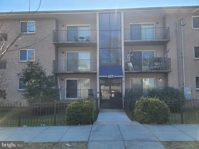 625 A Chesapeake St Se #101, Washington