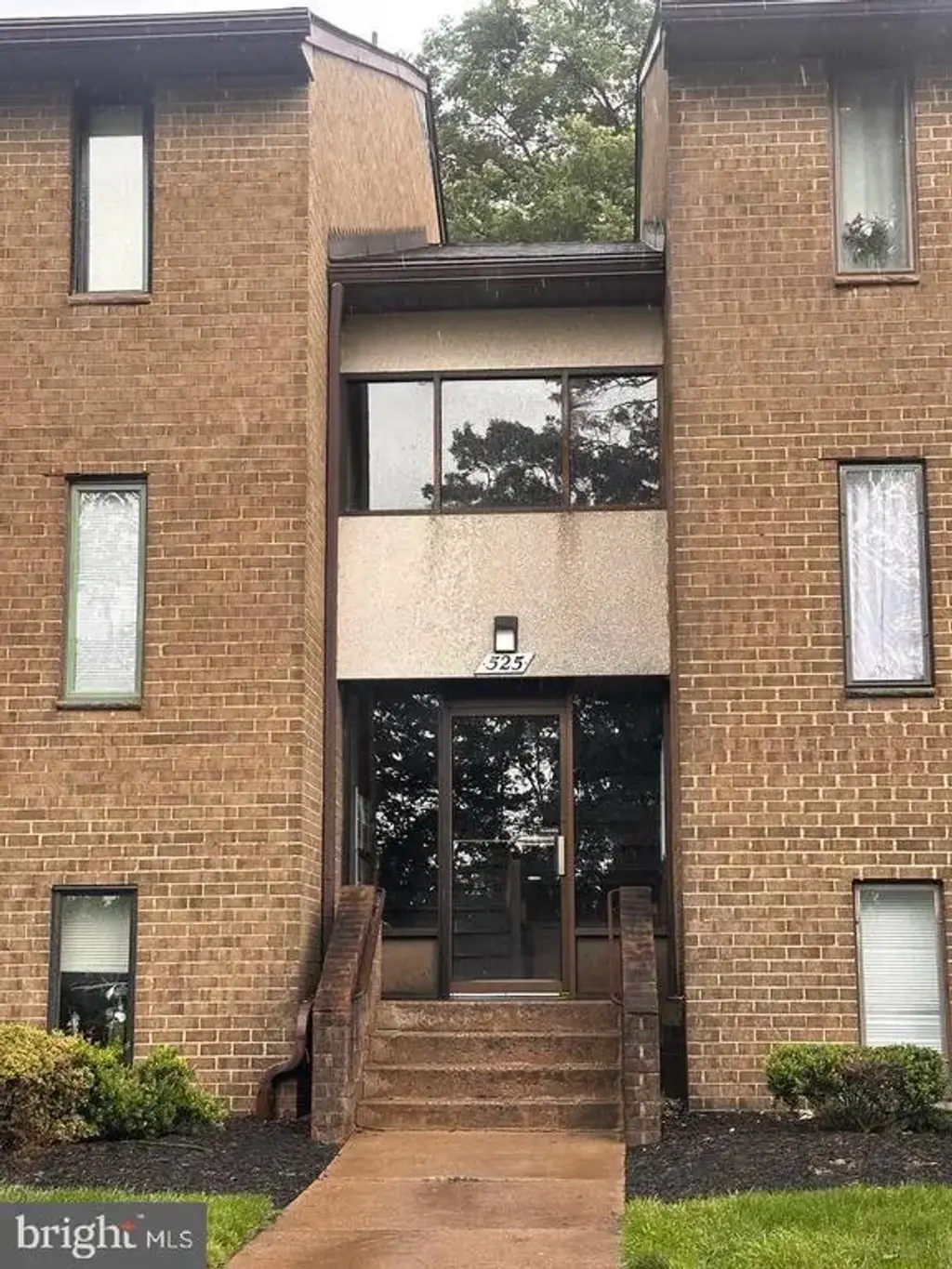 525 Florida Ave #202, HERNDON