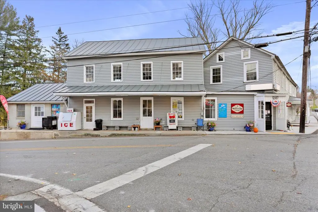 12487-a,b Wolfsville Rd, Myersville