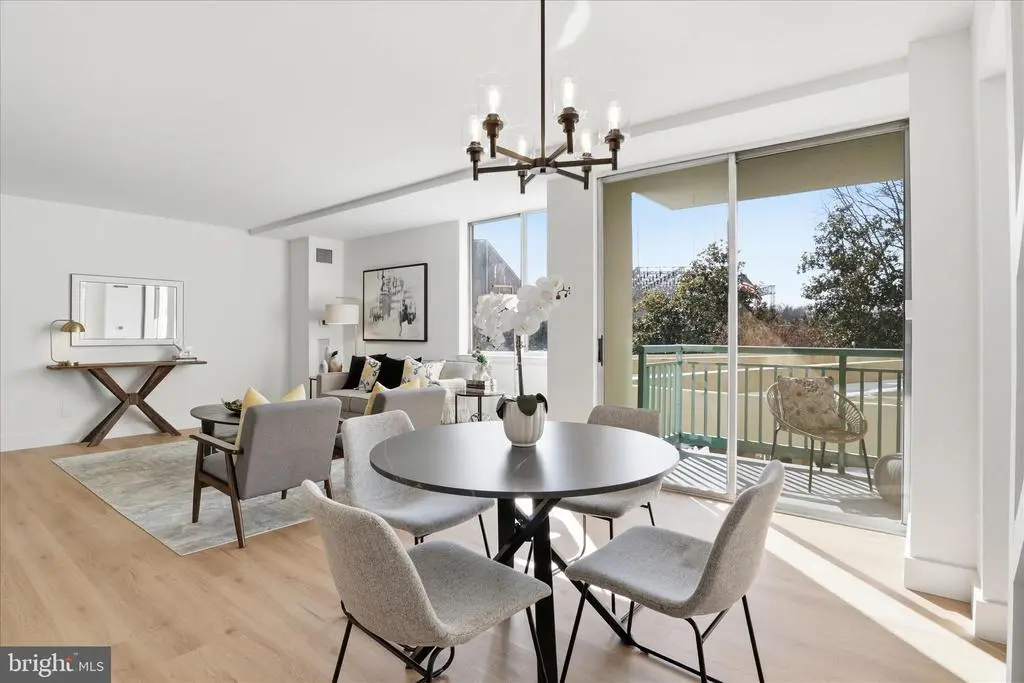 501 Slaters Ln #102, ALEXANDRIA