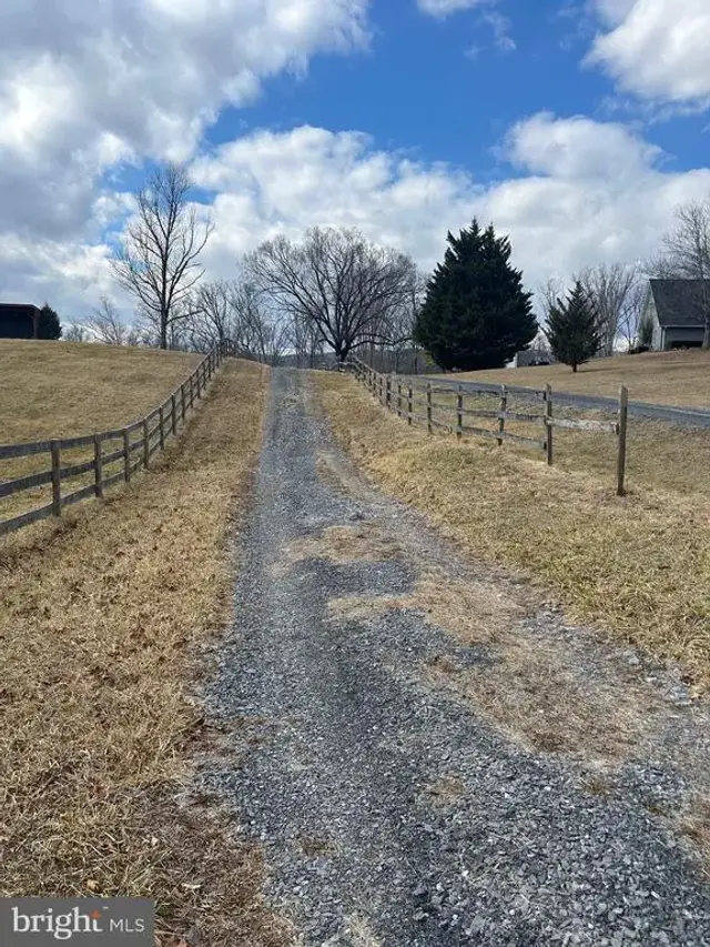 Copp Road, Strasburg