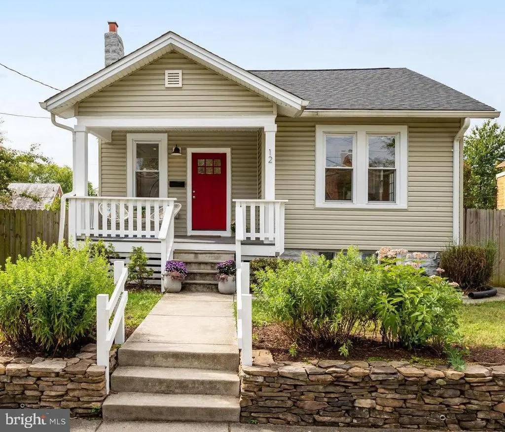 12 Nicholson St Nw, WASHINGTON